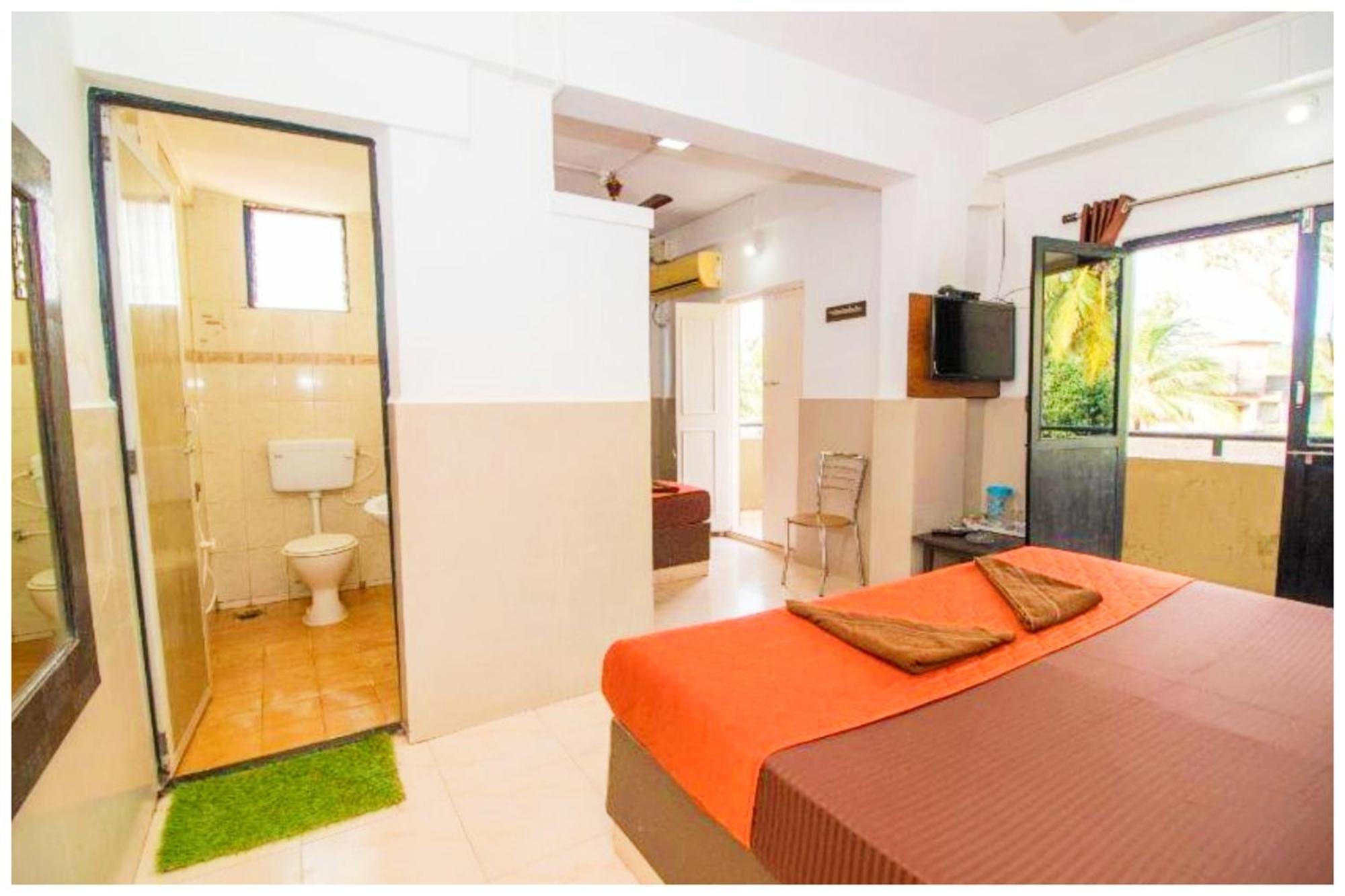 Hotel Premium Travellers # Inn Near Temple - Fully Air Conditioning Hotel - Hygiene And Spacious Room - A Top Rated Luxuary Hotel Merces Exterior photo