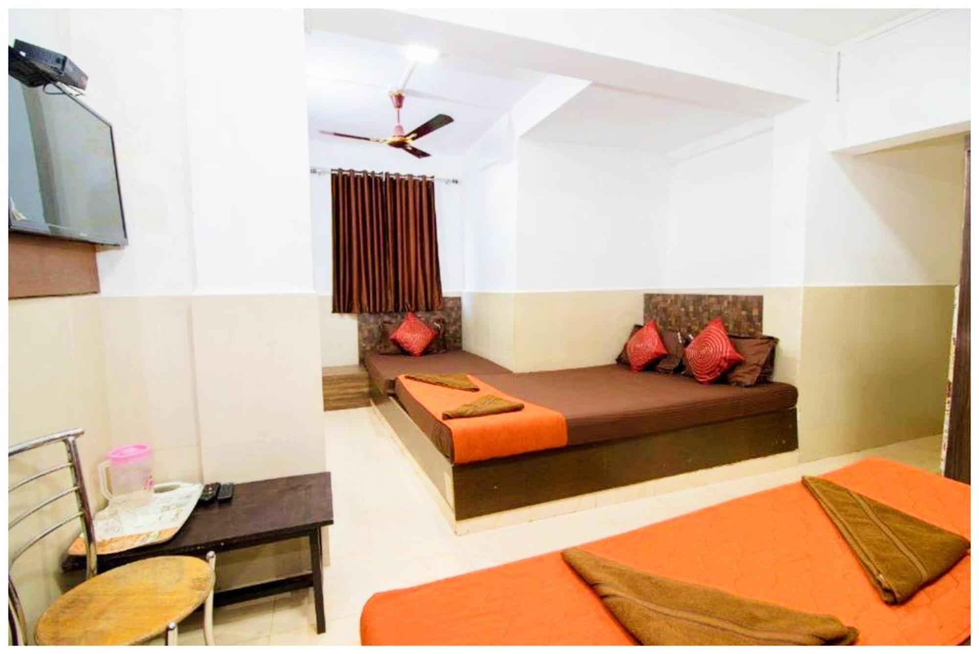 Hotel Premium Travellers # Inn Near Temple - Fully Air Conditioning Hotel - Hygiene And Spacious Room - A Top Rated Luxuary Hotel Merces Exterior photo